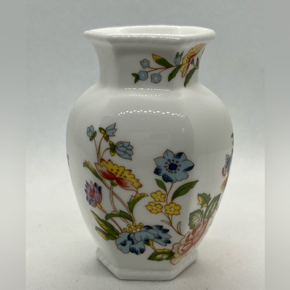 Ainsley Mini Vase Made in England - Picture 3 of 8